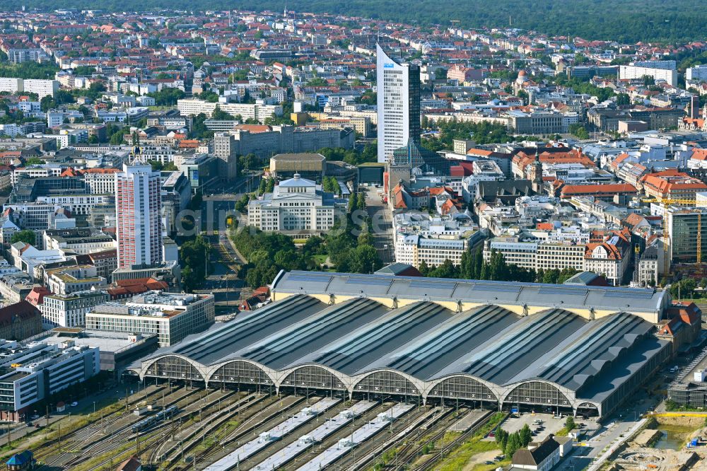 Aerial image Leipzig - View over the building of the main station on place Willy-Brandt-Platz in the district Zentrum in Leipzig in Saxony