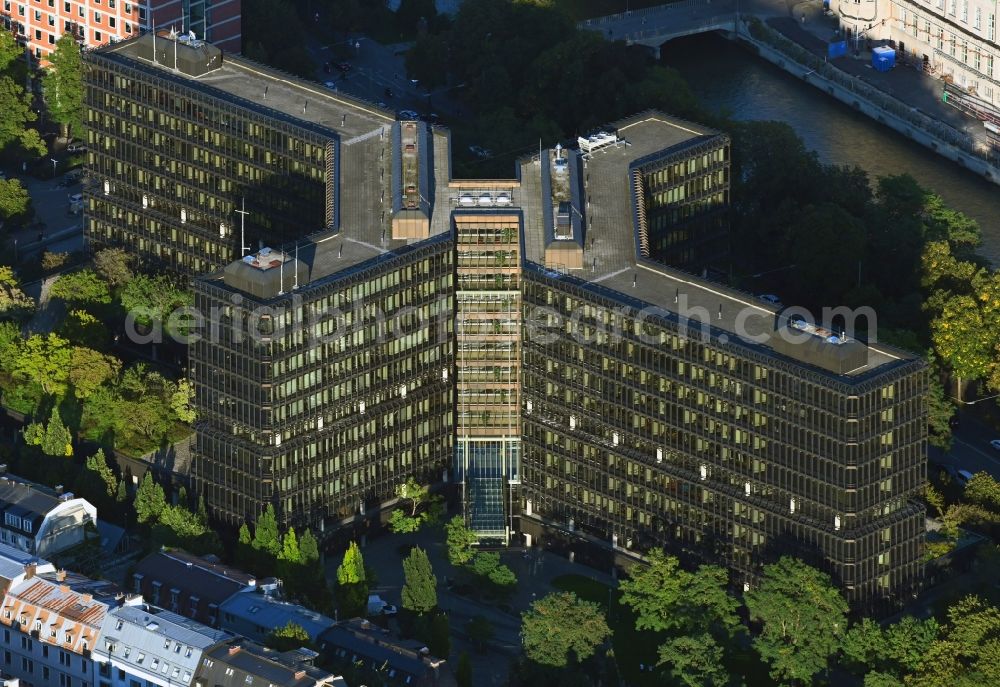 Aerial image München - Main building of the European Patent Office EPA in Munich in the state of Bavaria. The high-rise building at Bob-van-Benthem-Platz is also called Isargebaeude