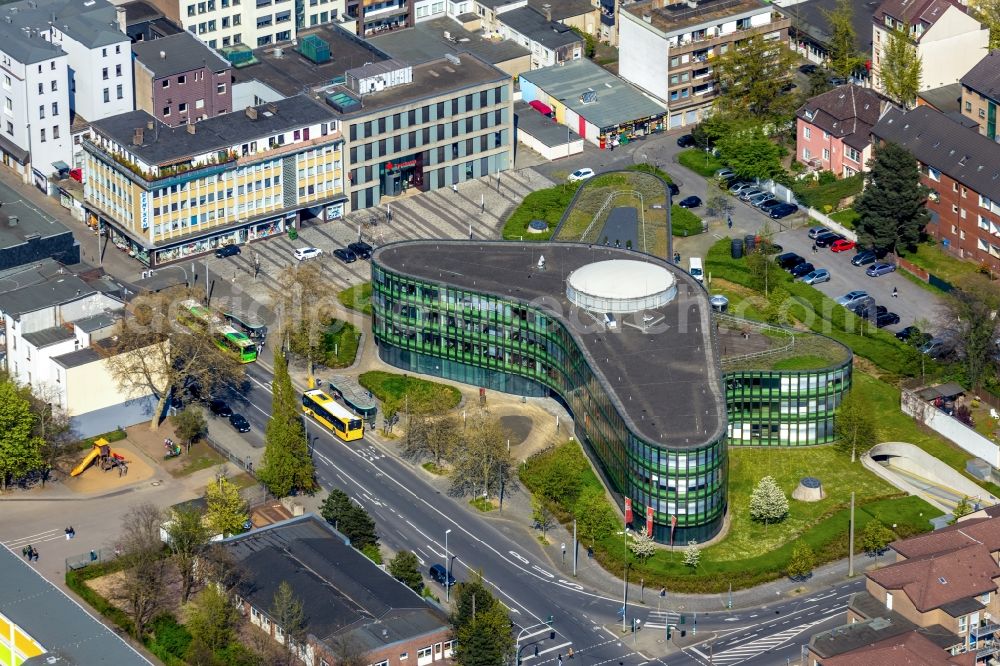 Aerial photograph Oberhausen - Main building of the Sparkasse savings bank of on Woerthstrasse in the center of Oberhausen in the state North Rhine-Westphalia, Germany