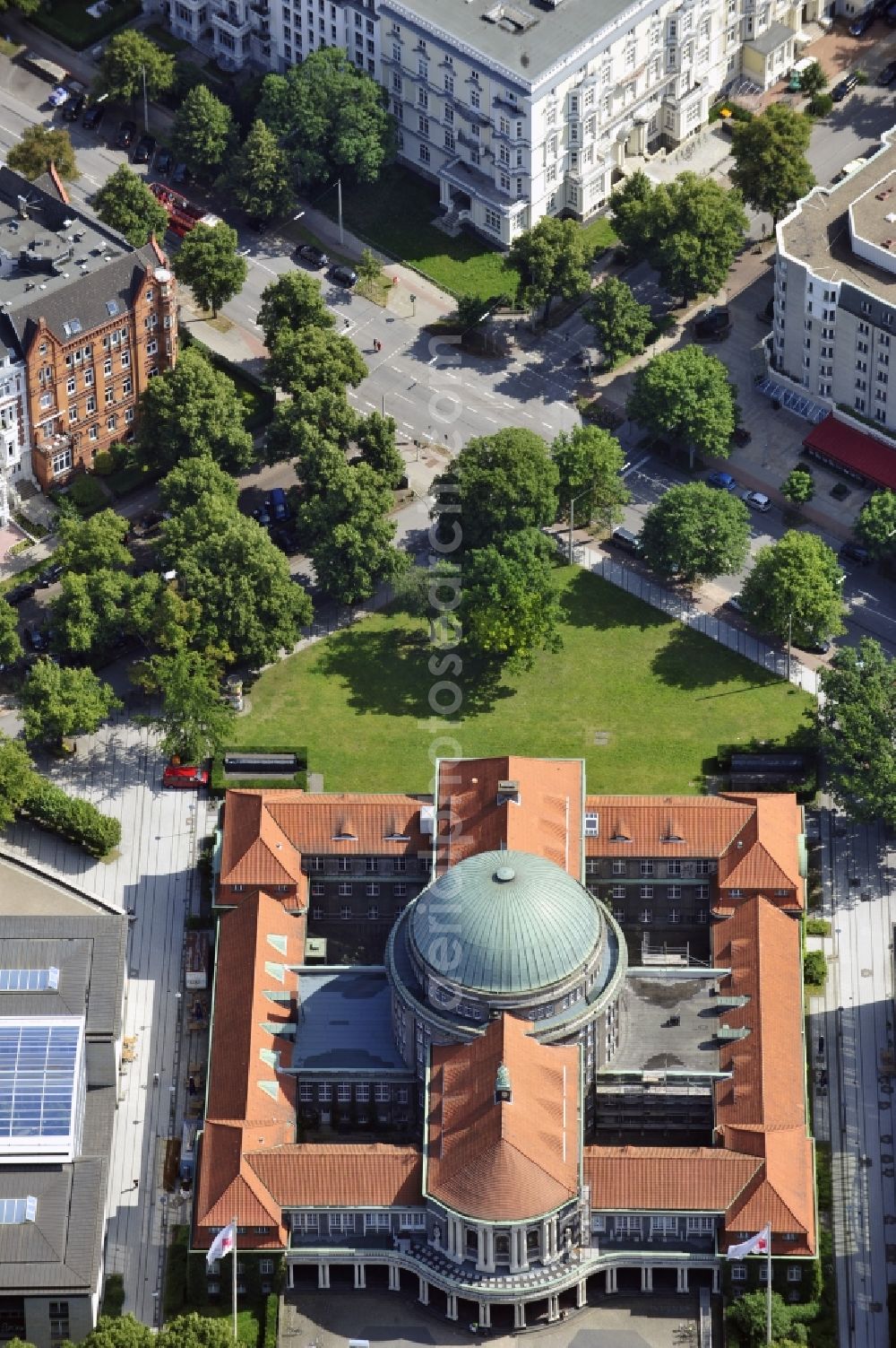 Aerial image Hamburg - Main building of the University of Hamburg Edmund-Siemers-Allee in Hamburg