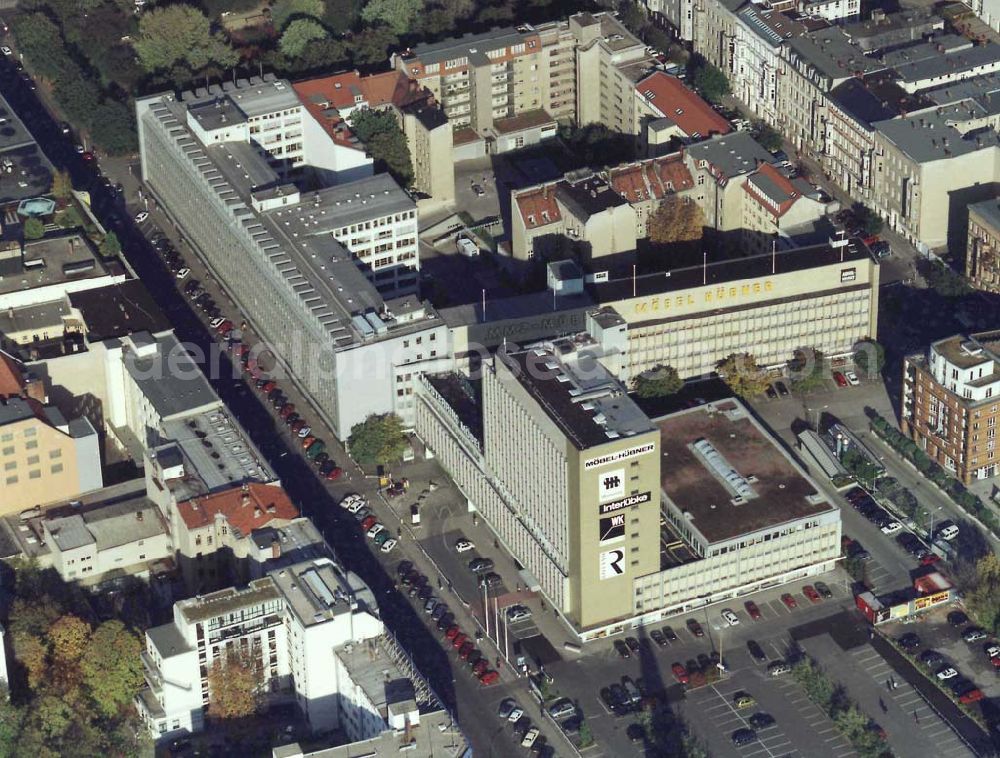 Aerial photograph Berlin-Tiergarten - Haupthaus der Firma Möbel Hübner an der Genthiner Straße in Berlin - Tiergarten.