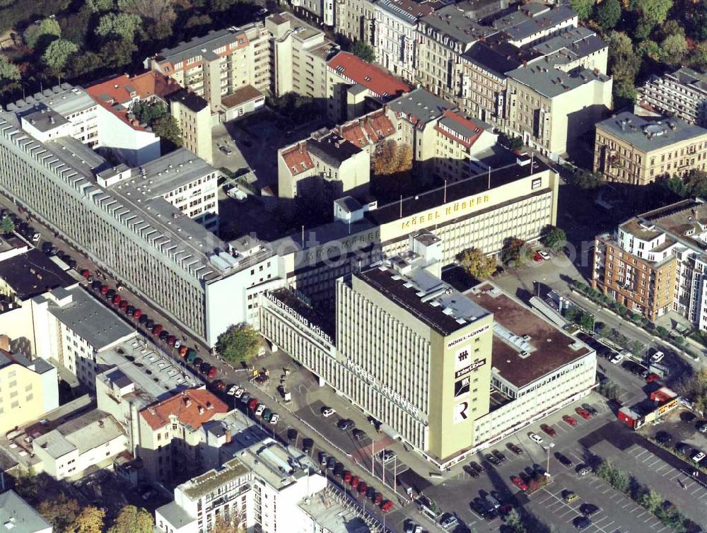 Berlin-Tiergarten from the bird's eye view: Haupthaus der Firma Möbel Hübner an der Genthiner Straße in Berlin - Tiergarten.