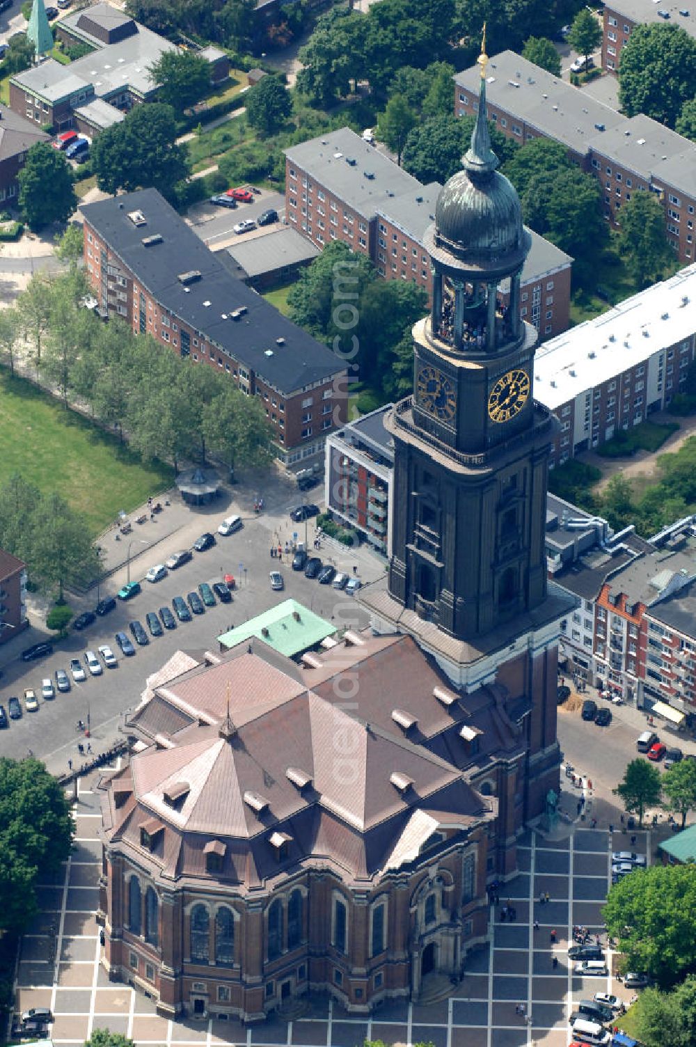 Hamburg from the bird's eye view: Die evangelische Hauptkirche Sankt Michaelis an der Ludwig-Ehrhard-Straße in Hamburg-Neustadt, auch Michel genannt, ist eine der bedeutendsten Barockkirchen Norddeutschlands und ein Wahrzeichen Hamburgs. The evangelic main church Sankt Michaelis at Ludwig-Ehrhard-Strasse in Hamburg-Neustadt, also called Michel, is one of the most important baroque churches of Northern Germany and a landmark of Hamburg.