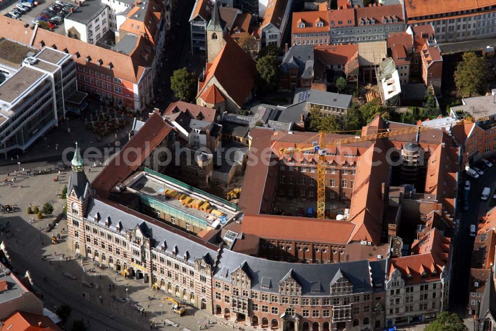 Erfurt from the bird's eye view: Blick auf die Umbauarbeiten an der Hauptpost in Erfurt. Das Ende des 19. Jahrhunderts erbaute denkmalgeschützte Gebäude befindet sich in der Innenstadt. Das Objekt ist langfristig unter an derem an die Deutsche Post sowie die Deutsche Telekom vermietet. Mit der Entwicklung und Revitalisierung des Hauptpost-Areals wurde Anfang des Jahres 2006 begonnen. Kontakt: DIC – Deutsche Immobilien Chancen AG & Co. KGaA, Grünhof · Eschersheimer Landstraße 223, 60320 Frankfurt am Main; Tel. (069) 27 40 33-0