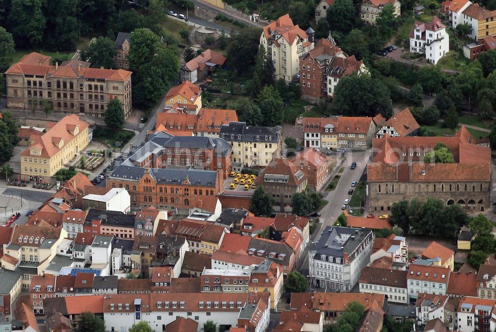 Aerial image Eisenach - In the old town of Eisenach in Thuringia is located directly on the market the main post office in town. In the courtyard of the magnificent founder style building in the Lower Predigergasse park cars Post DHL. On Predigerplatz is the building of the former Dominican monastery with the church preacher. Here is now a children's museum