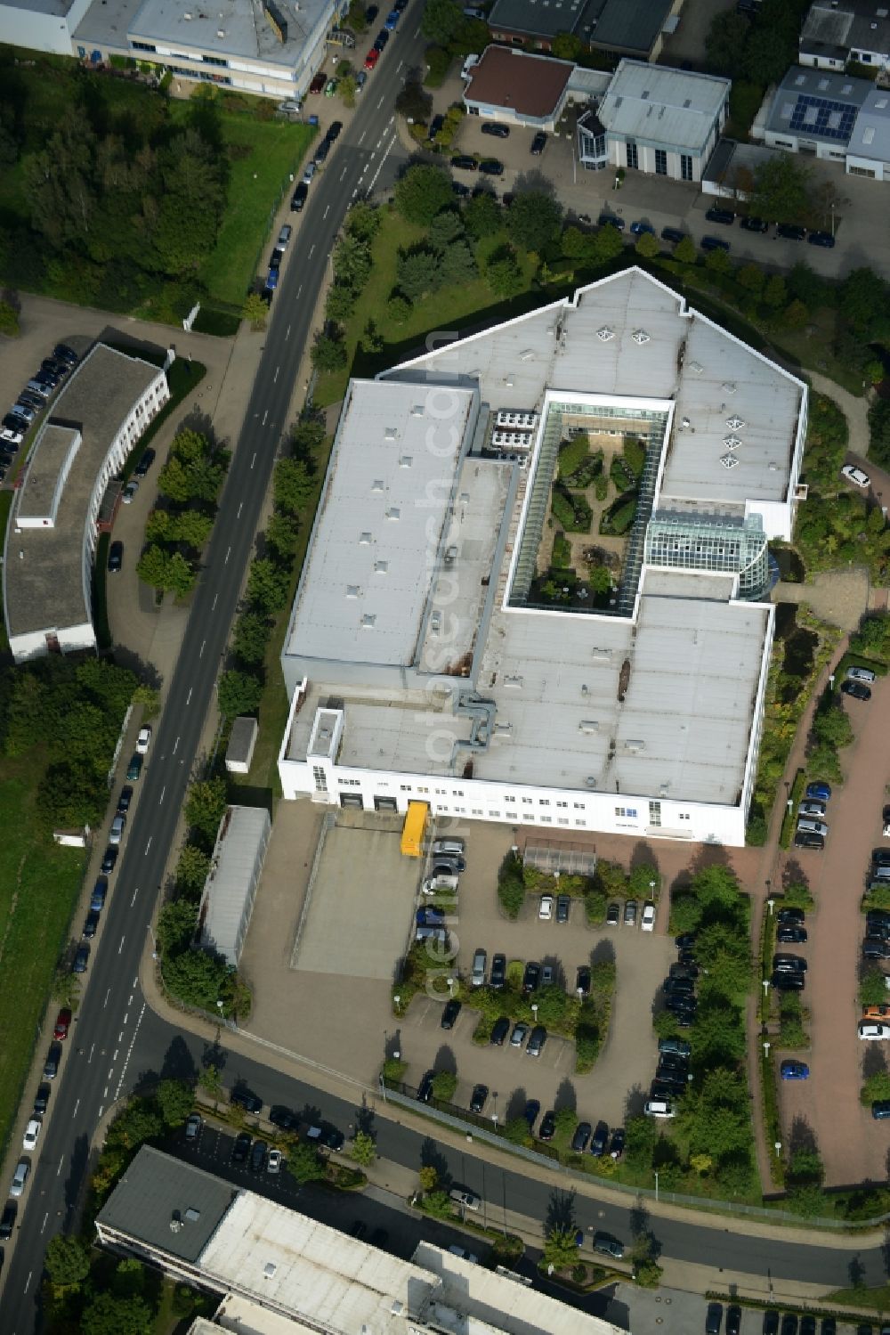 Aerial photograph Burgwedel - Headquarters of Hildegard Braukmann Kosmetik GmbH & Co. KG cosmetics company in Burgwedel in the state of Lower Saxony