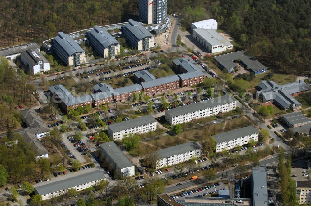 POTSDAM from above - Blick auf den Hauptsitz des Landesbetrieb Straßenwesen Brandenburg (LS) an der Steinstraße 104-106 in 14480 Potsdam, Telefon: 0331 2334-274, Fax: 0331 2334-282 E-Mail: P.PoststelleLS@ls.brandenburg.de