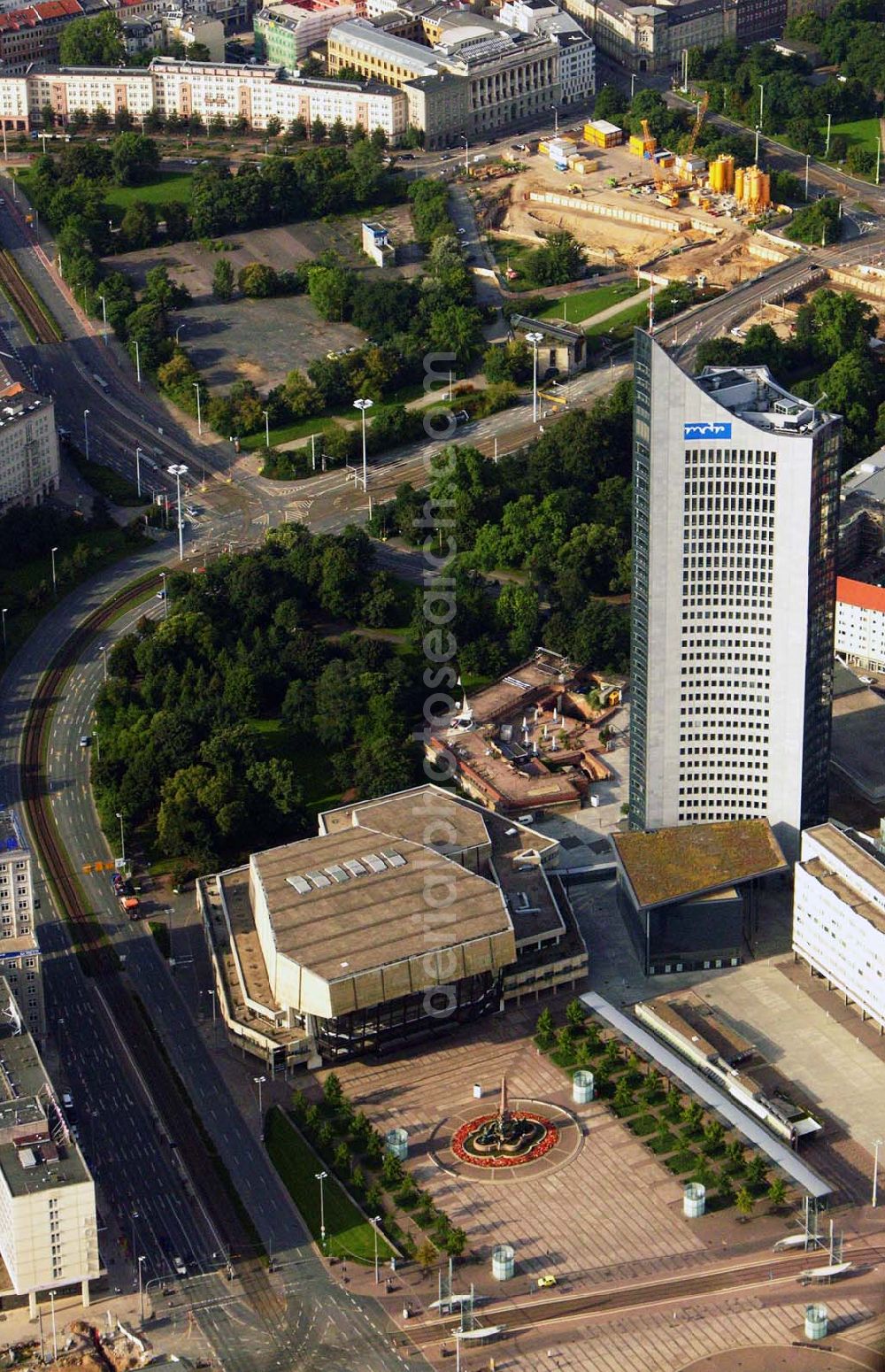 Leipzig from the bird's eye view: 27.08.2005 Leipzig; Leipzig ist Hauptsitz des Mitteldeutschen Rundfunks. Die Media City, ein Studiokomplex für Fernseh- und Filmproduktionen, an der der MDR beteiligt ist, befindet sich in unmittelbarer Nähe. Die Privatsender Radio PSR, Energy Sachsen, Radio Sachsen und Leipzig 91.3, das Lokalradio der Universität Mephisto 97.6 und das Freie Radio Radio Blau produzieren hier ihr Programm.