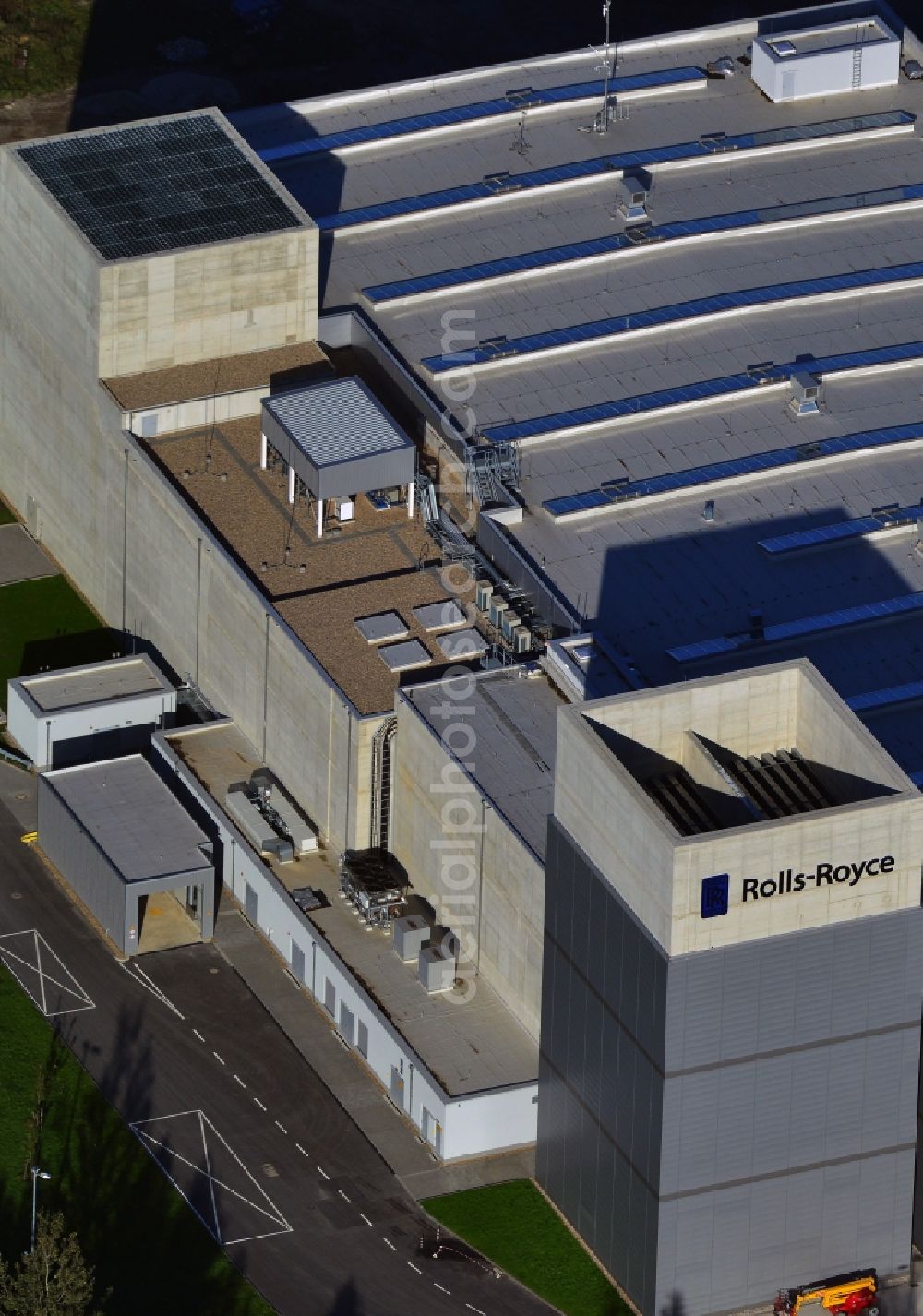 Blankenfelde-Mahlow from above - View at the headquarters of Rolls Royce Germany and the Rolls-Royce Mechanical Test Operations Centre in the commercial area Eschenweg in the local part Dahlewitz in Blankenfelde-Mahlow in Brandenburg