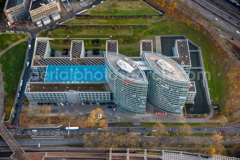 Aerial image Essen - View of the administrative building of the E.ON Ruhrgas AG near the federal highway A 52 in the district of Ruettenscheid in Essen in the state of North Rhine-Westphalia