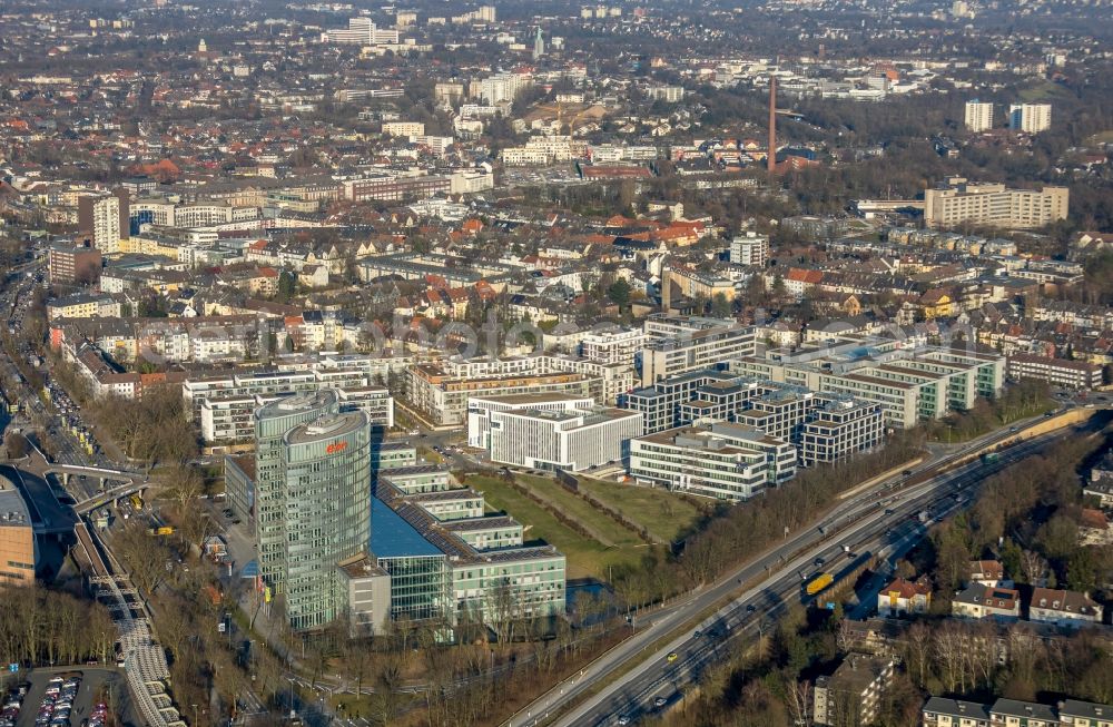 Aerial image Essen - View of the administrative building of the E.ON Ruhrgas AG near the federal highway A 52 in the district of Ruettenscheid in Essen in the state of North Rhine-Westphalia