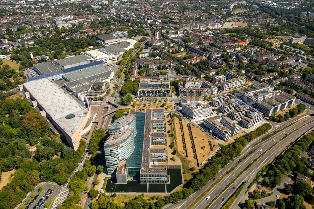 Aerial image Essen - View of the administrative building of the E.ON Ruhrgas AG near the federal highway A 52 in the district of Ruettenscheid in Essen in the state of North Rhine-Westphalia