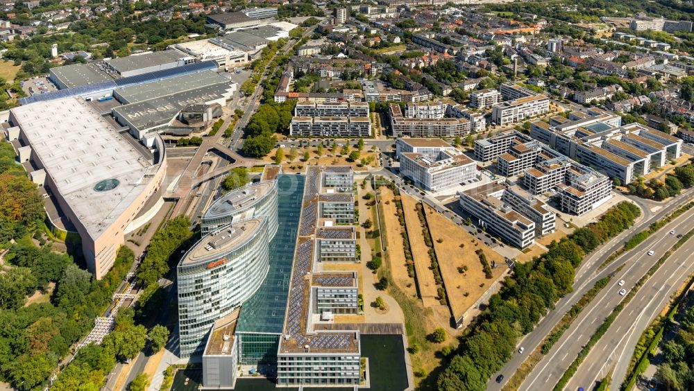 Aerial photograph Essen - View of the administrative building of the E.ON Ruhrgas AG near the federal highway A 52 in the district of Ruettenscheid in Essen in the state of North Rhine-Westphalia