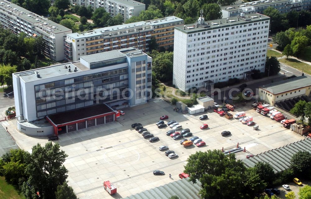 Halle / Saale from the bird's eye view: Main guard of urban firefighters in prefabricated construction - residential Halle-Neustadt in Halle (Saale) in Saxony-Anhalt