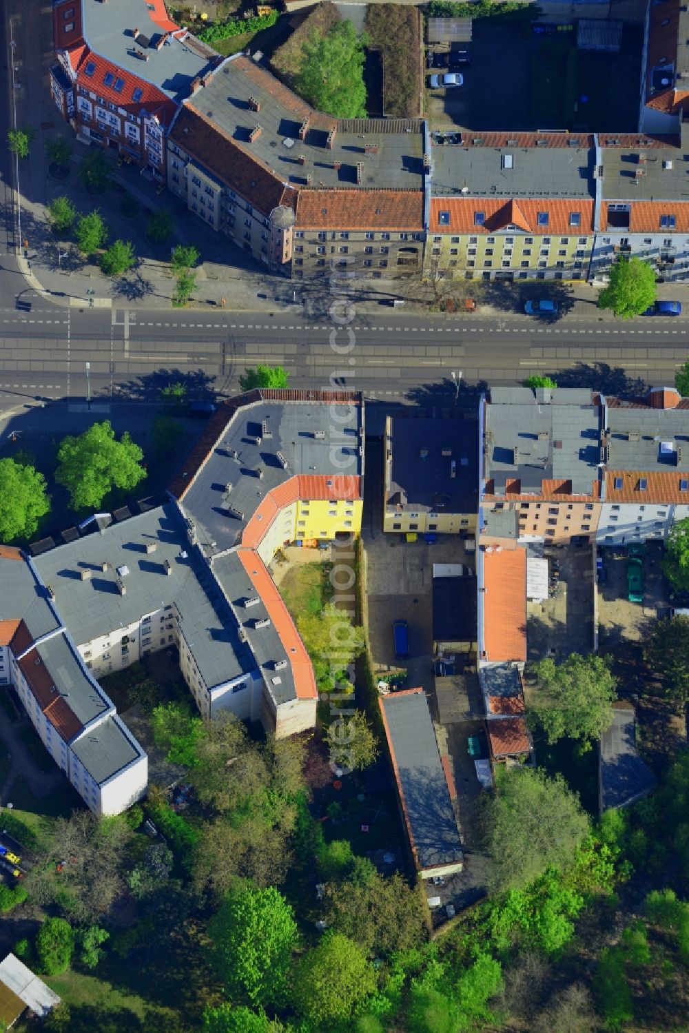 Berlin from above - House and building area of NPD party headquarters (Carl-Arthur-Buehring-house) in Berlin