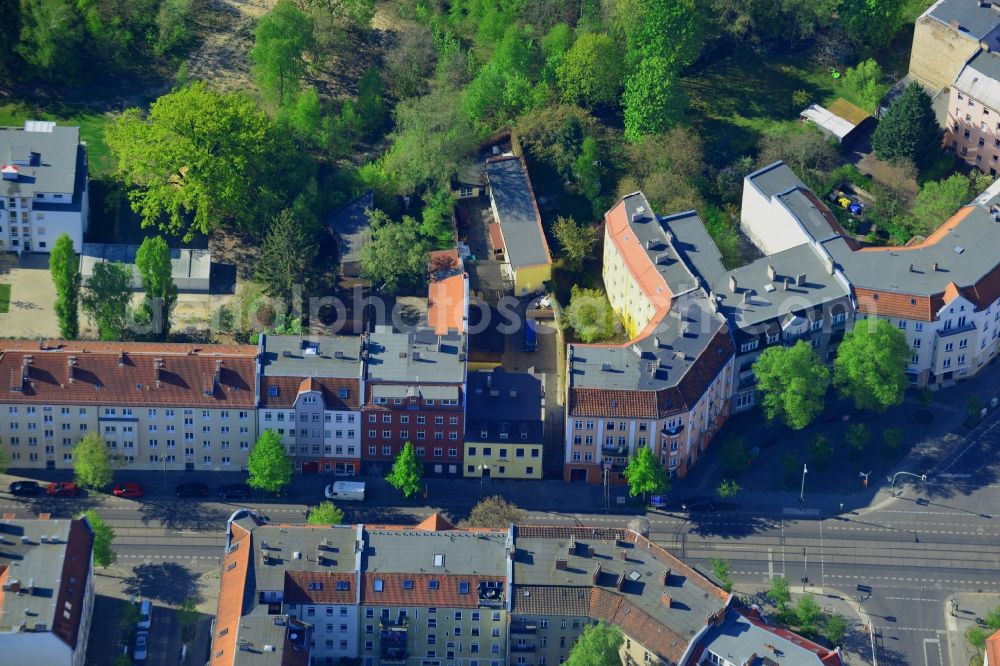 Berlin from the bird's eye view: House and building area of NPD party headquarters (Carl-Arthur-Buehring-house) in Berlin