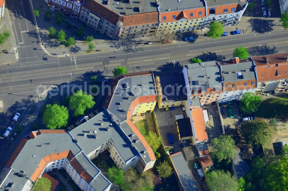 Aerial image Berlin - House and building area of NPD party headquarters (Carl-Arthur-Buehring-house) in Berlin