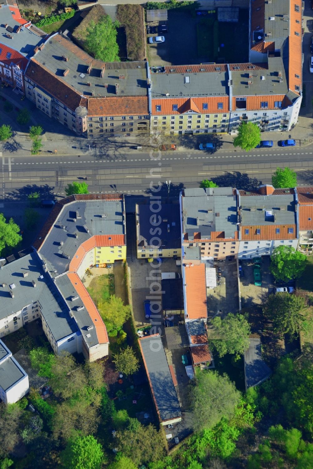 Berlin from the bird's eye view: House and building area of NPD party headquarters (Carl-Arthur-Buehring-house) in Berlin