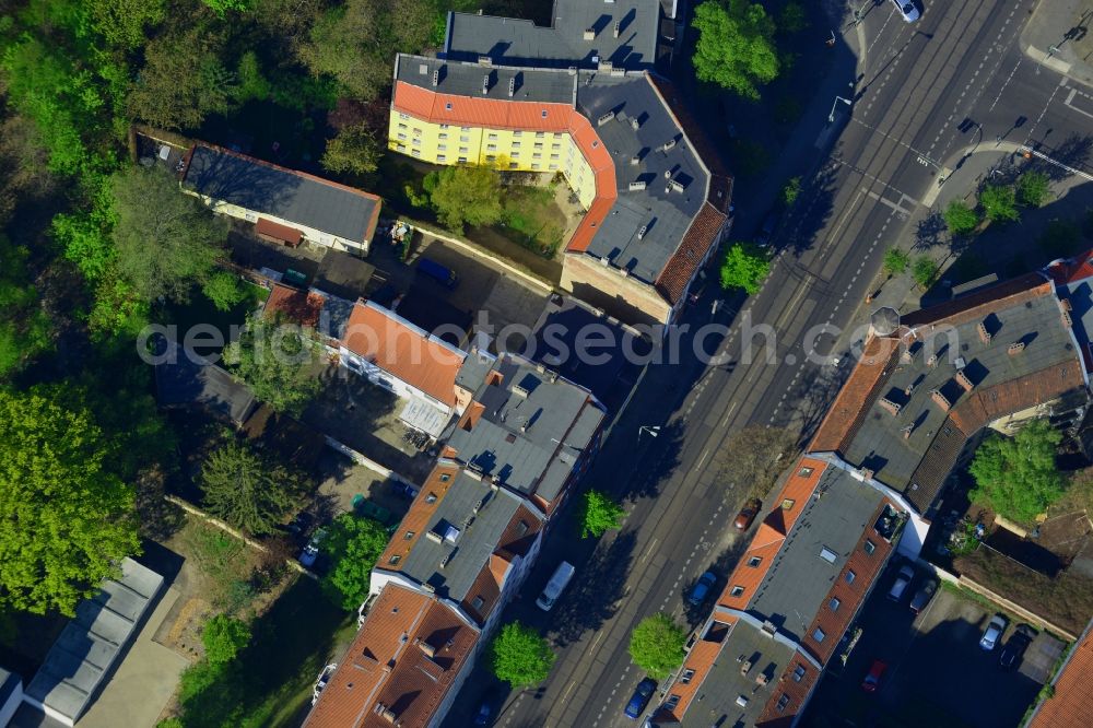 Aerial image Berlin - House and building area of NPD party headquarters (Carl-Arthur-Buehring-house) in Berlin