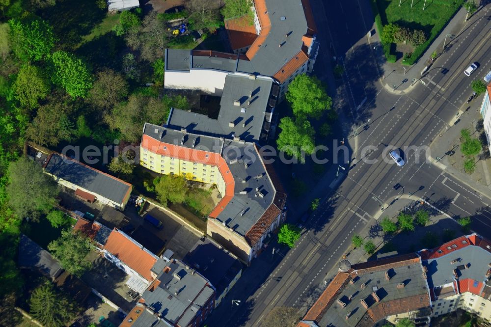 Aerial photograph Berlin - House and building area of NPD party headquarters (Carl-Arthur-Buehring-house) in Berlin