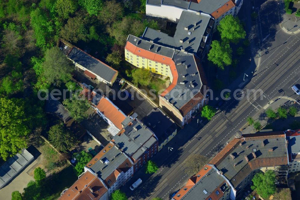 Berlin from above - House and building area of NPD party headquarters (Carl-Arthur-Buehring-house) in Berlin