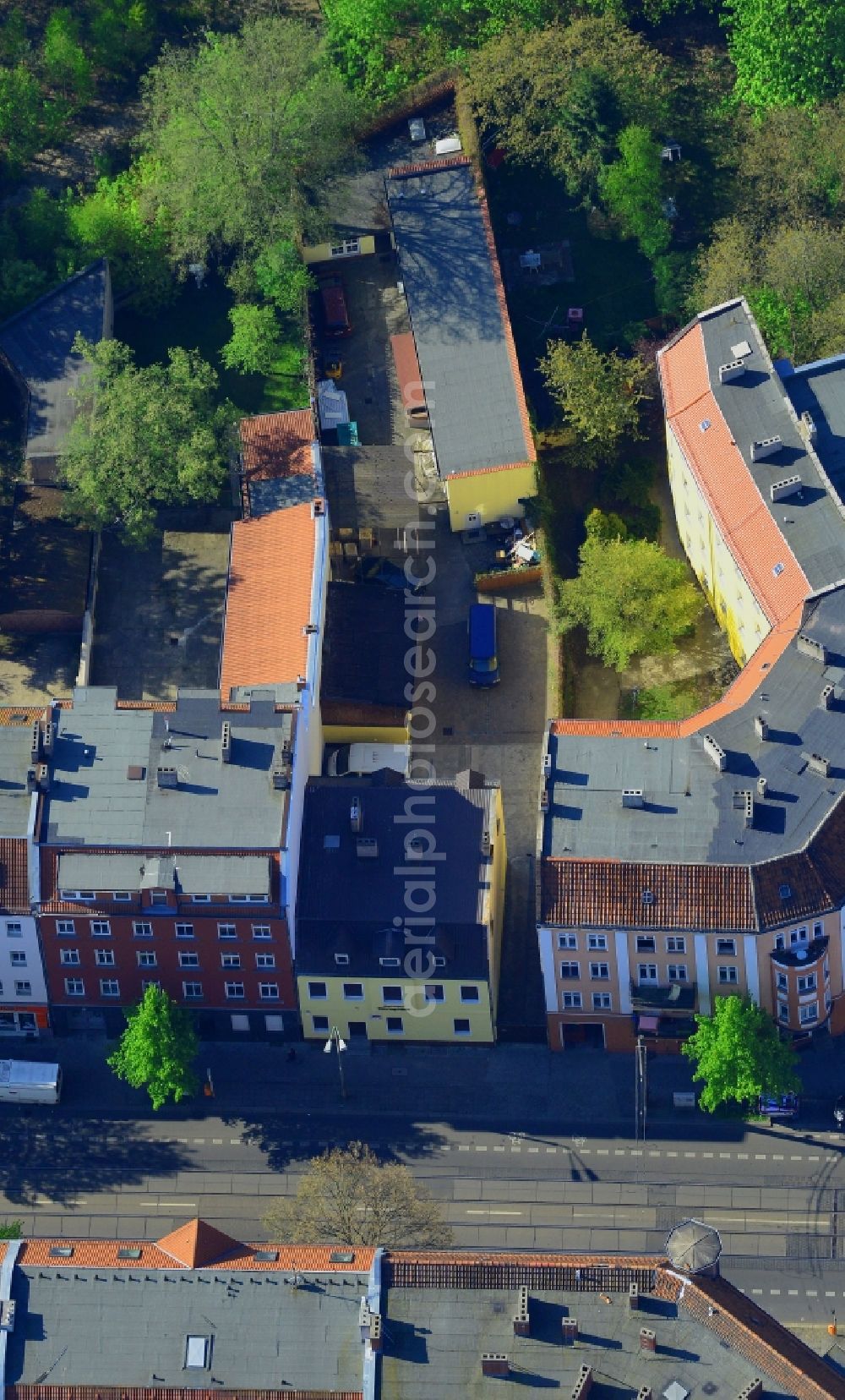 Berlin from above - House and building area of NPD party headquarters (Carl-Arthur-Buehring-house) in Berlin