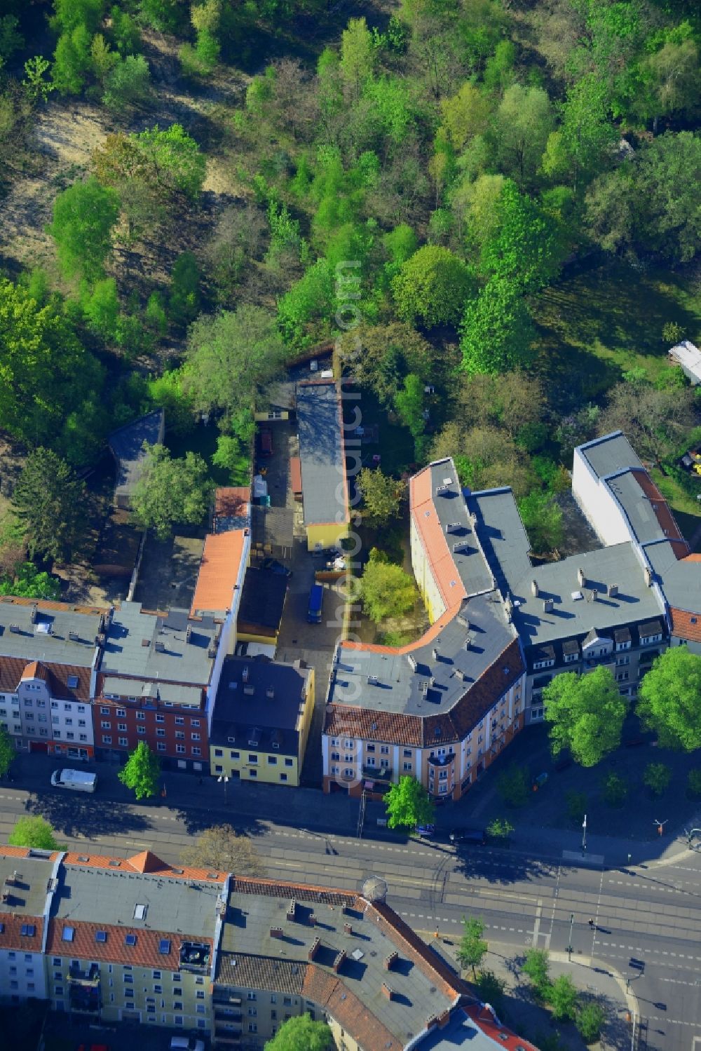 Berlin from the bird's eye view: House and building area of NPD party headquarters (Carl-Arthur-Buehring-house) in Berlin