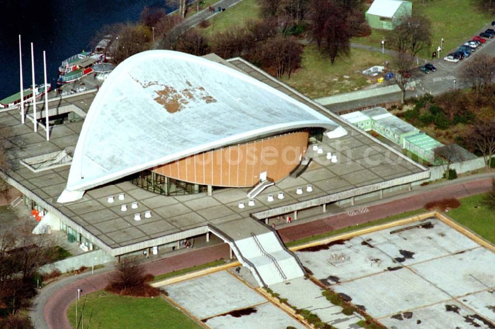 Aerial photograph Berlin / Tiergarten - 06.03.1995 Haus der Kulturen der Welt Berlin-Tiergarten ( Moabit ) Spreebogen