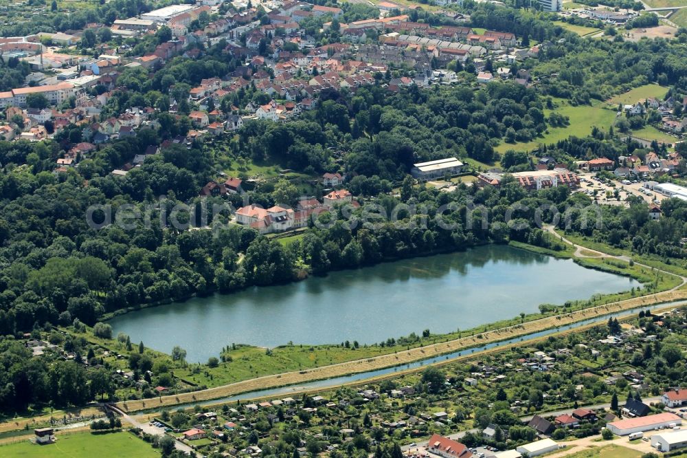 Aerial photograph Sondershausen - At the pond in Lohpark Sondershausen in Thuringia is the Haus der Kunst. Core of the building is a concert hall, which served as a rehearsal hall of the royal court orchestra, now Loh-Orchester. The river Wipper passed the pond at Lohpark