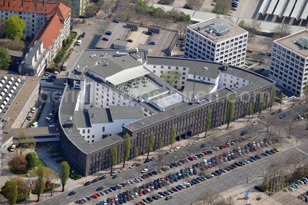 Berlin from above - Haus des Rundfunks an der Masurenallee in Berlin-Westend und Sitz des Rundfunks Berlin-Brandenburg RBB. Hier werden die Hörfunkprogramme / Radiosender Radio Berlin 88,8, Kulturradio und Inforadio produziert. House of Broadcasting at the Masur Allee in Berlin-Westend and seat of the Rundfunk Berlin-Brandenburg RBB.