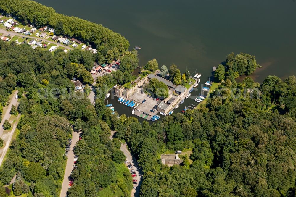 Aerial image Essen - View onto the Haus Scheppen at the south bank of the Baldeney Lake in Essen in the state North Rhine-Westphalia. The Haus Scheppen is a former, noble fief. Today the club house and the sports port of the Essen Sailer and Canoe Club is located in the Hous Scheppen