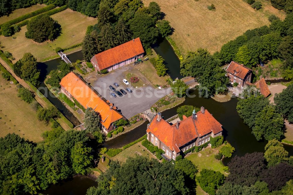 Ahlen from above - Buildings and parks at the mansion of the farmhouse in the district Vorhelm in Ahlen in the state North Rhine-Westphalia, Germany