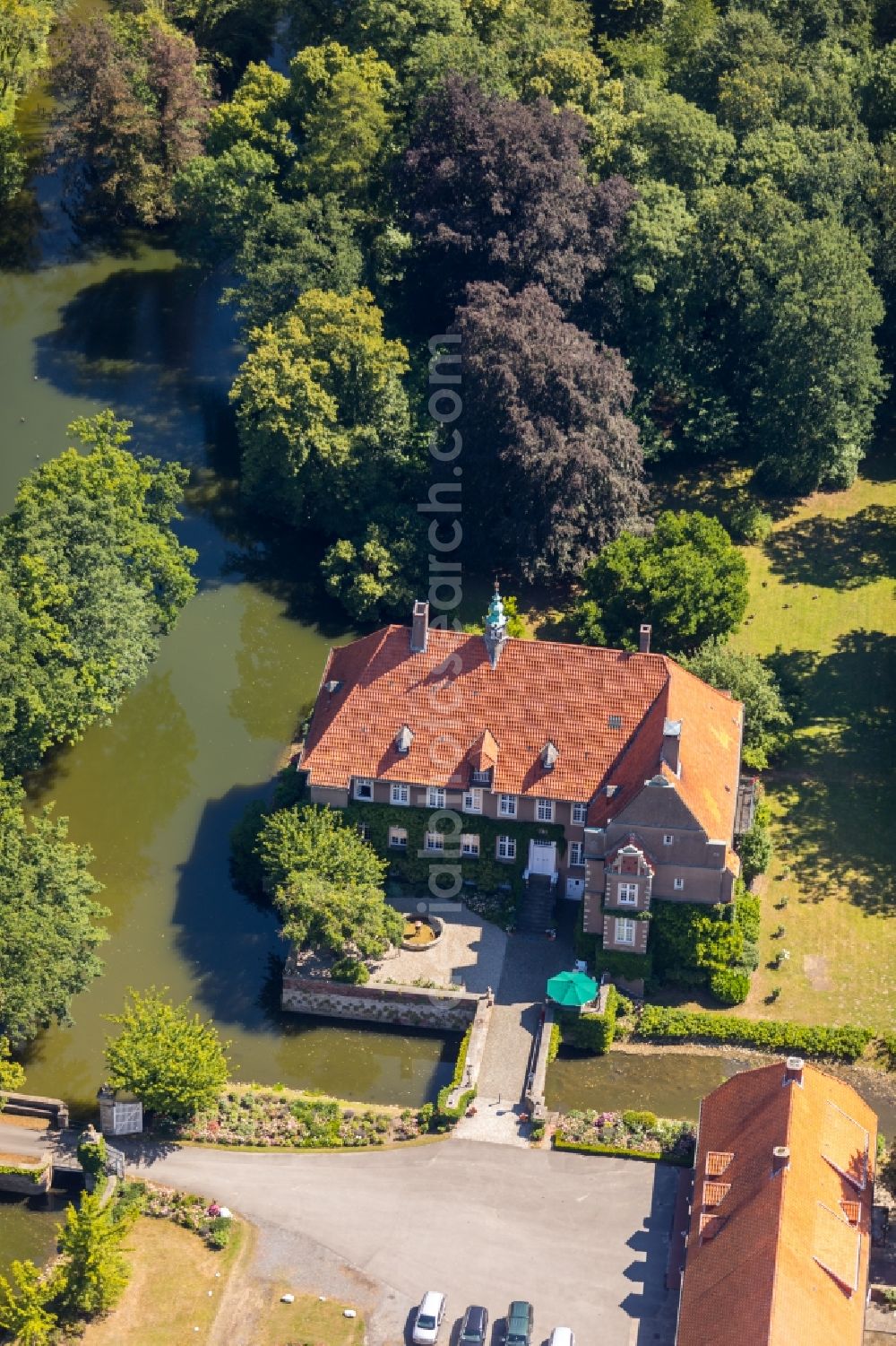 Ahlen from above - Buildings and parks at the mansion of the farmhouse in the district Vorhelm in Ahlen in the state North Rhine-Westphalia, Germany