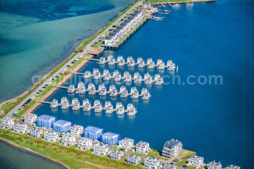 Aerial image Kappeln - House boat berths and moorings Schwimmende Haeuser on the shore area on Schleidamm in the district OstseeResort in Kappeln in the state Schleswig-Holstein, Germany