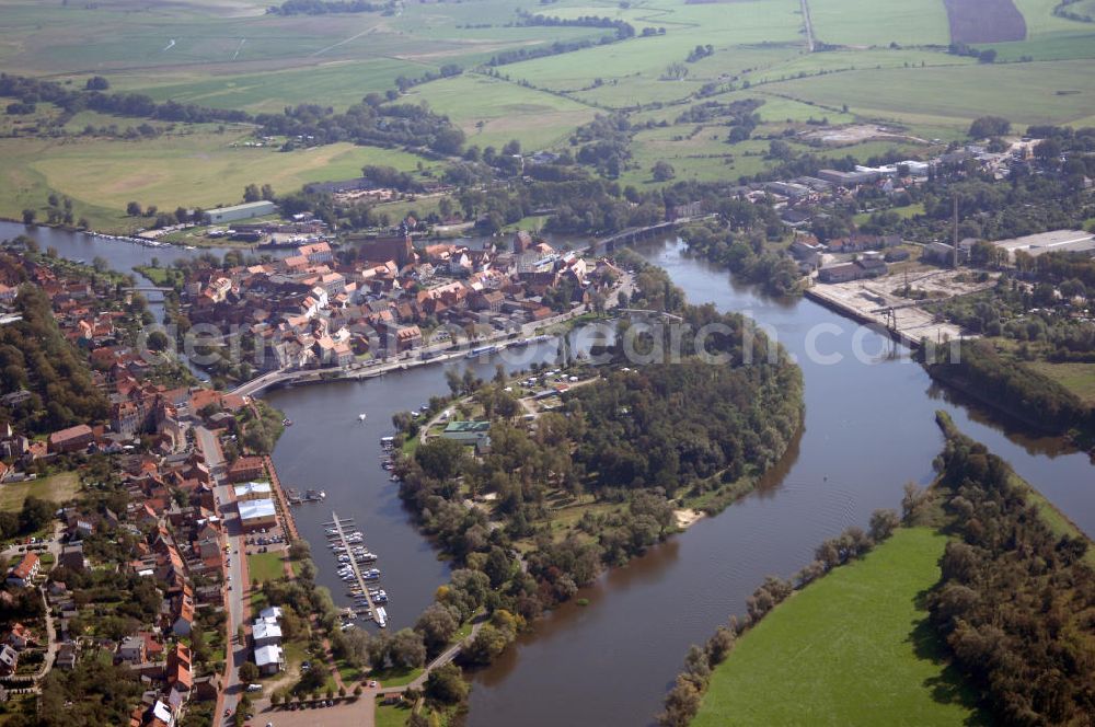 Aerial photograph Havelberg - Blick auf die Altstadtinsel. Havelberg an der Havel, durch welche die Straße der Romanik führt. Die Stadt Havelberg gehört zum Landkreis Stendal und liegt am Zusammenfluss von Elbe und Havel. Kontakt: Stadt Havelberg, Markt 1, 39539 Havelberg, Tel. 039387 765-0, Fax 039387 88042, E-Mail stadt@havelberg.de,