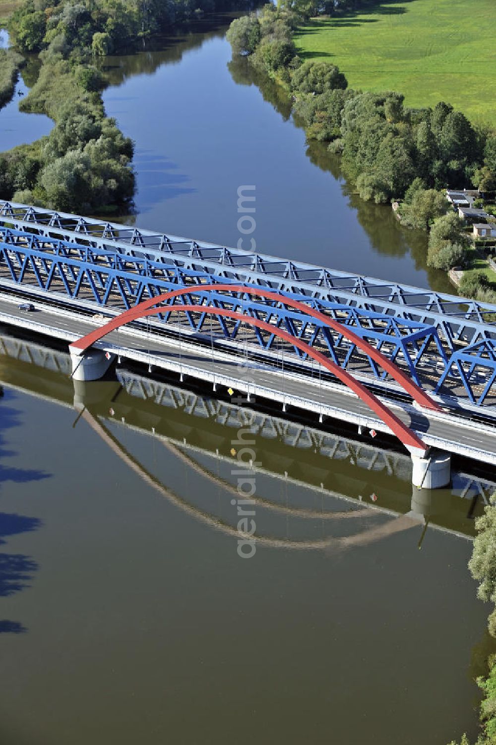 Aerial photograph Rathenow - Blick auf den Neubau der Eisenbahnüberführung Havelbrücke Rathenow. In einer 1. Phase wurde die bestehende Brücke zurückgebaut, um Baufreiheit für die Ortsumfahrung B 188 Rathenow zu schaffen. Anschließend wird die dafür notwendige Straßenüberführung an gleicher Stelle errichtet. Bauherr: Deutsche BahnAG. Projektsteuerung SCHÜßLER-PLAN-Ingenieurgesellschaft. View of the new construction of the railroad overpass Havel Bridge Rathenow.