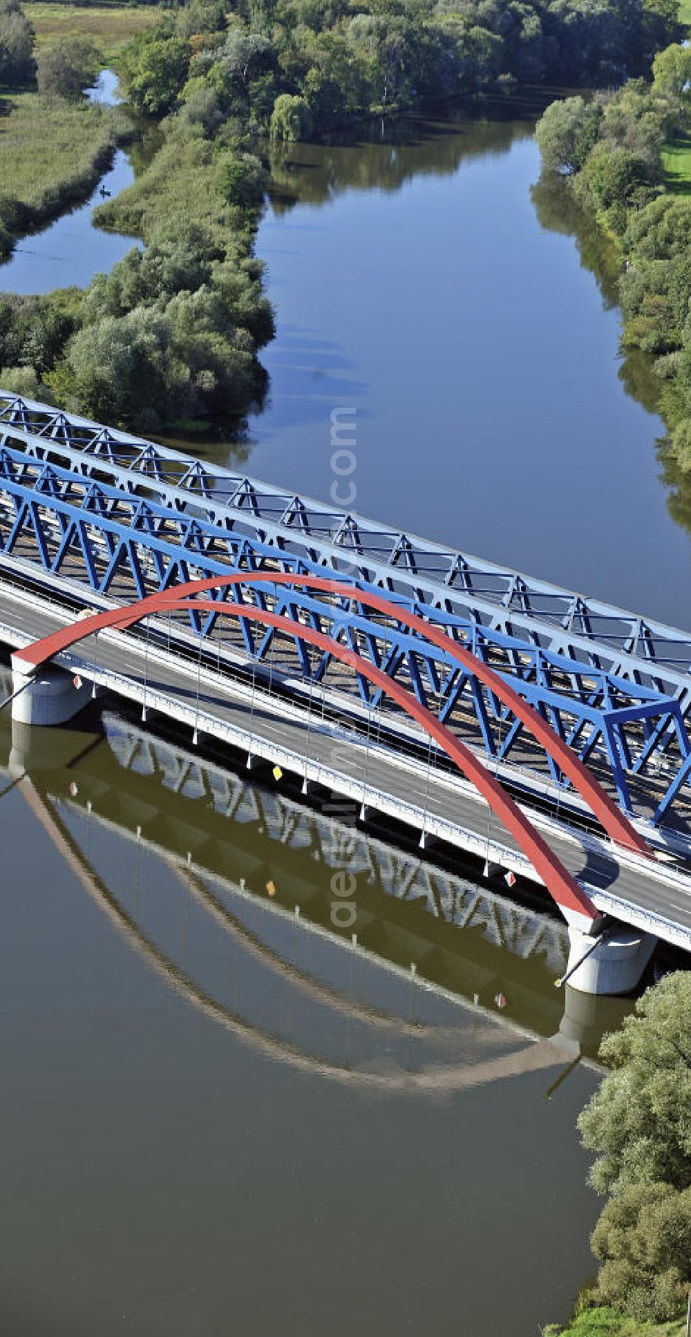 Rathenow from the bird's eye view: Blick auf den Neubau der Eisenbahnüberführung Havelbrücke Rathenow. In einer 1. Phase wurde die bestehende Brücke zurückgebaut, um Baufreiheit für die Ortsumfahrung B 188 Rathenow zu schaffen. Anschließend wird die dafür notwendige Straßenüberführung an gleicher Stelle errichtet. Bauherr: Deutsche BahnAG. Projektsteuerung SCHÜßLER-PLAN-Ingenieurgesellschaft. View of the new construction of the railroad overpass Havel Bridge Rathenow.