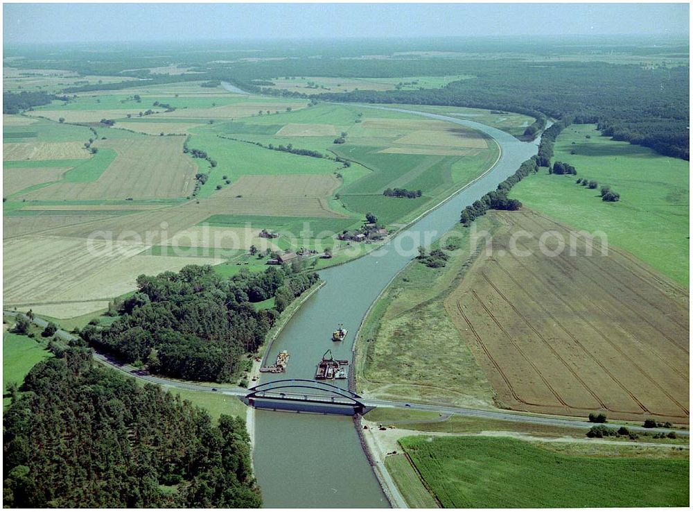 Burg from above - 30.06.2004; Blick auf den Elbe - Havelkanal zwischen Zerben und Burg, vorbei an Ihleburg und Parchau