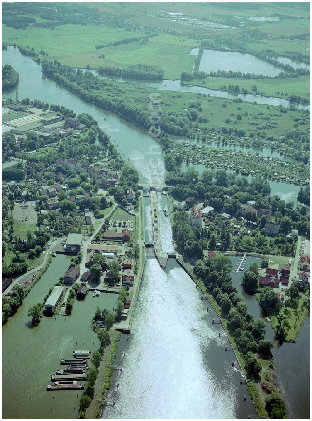 Brandenburg from the bird's eye view: 30.07.2004, Blick auf die Schleuse in Brandenburg im Elbe - Havel Kanal