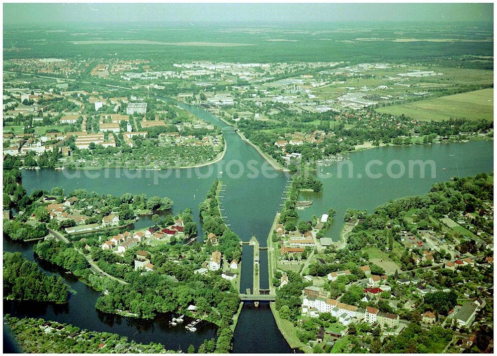 Brandenburg from the bird's eye view: 30.07.2004, Blick auf die Schleuse in Brandenburg im Elbe - Havel Kanal