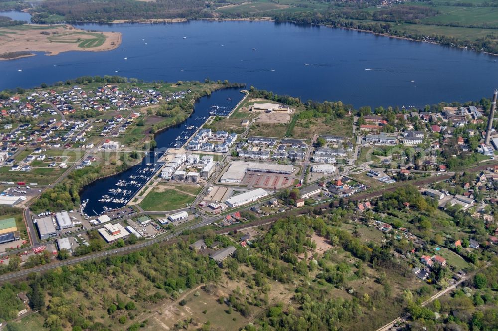 Werder (Havel) from above - View on the Riva-Werder Havelterrassen in Werder (Havel) in the state Brandenburg. In the project of the ANTAN RECONA object company at the large Zernsee Condos and a senior residence will be built