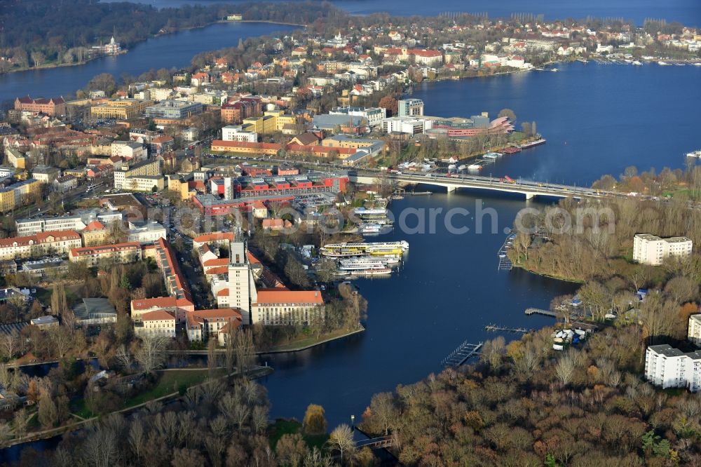 Potsdam from the bird's eye view: Havel shore area between downtown and the district of Babelsberg in Potsdam in Brandenburg