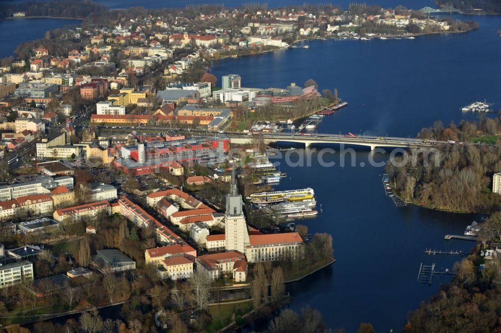 Aerial image Potsdam - Havel shore area between downtown and the district of Babelsberg in Potsdam in Brandenburg