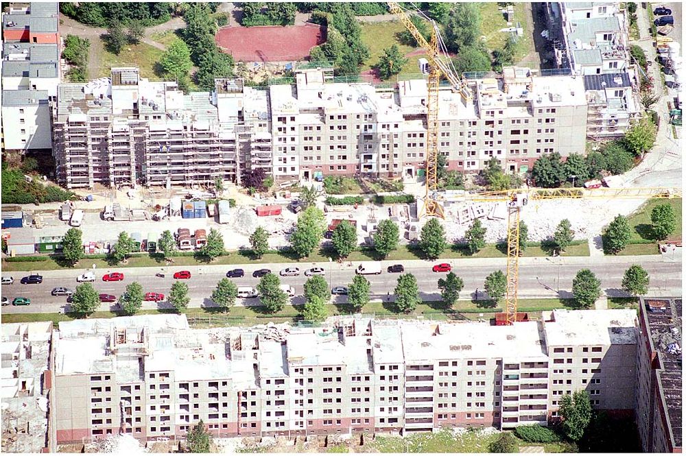 Berlin-Marzahn from the bird's eye view: Blick auf Abrißbaustellen in der Wohnsiedlung Havemannstraße - Rosenbecker Straße / Eichhorster Straße in Berlin-Marzahn / Ahrensfelde. Ein Projekt der DEGEWO / WBG Marzahn. Baufirmen: