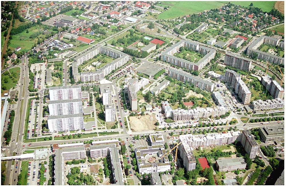 Aerial image Berlin-Marzahn - Blick auf Abrißbaustellen in der Wohnsiedlung Havemannstraße - Rosenbecker Straße / Eichhorster Straße in Berlin-Marzahn / Ahrensfelde. Ein Projekt der DEGEWO / WBG Marzahn. Baufirmen: