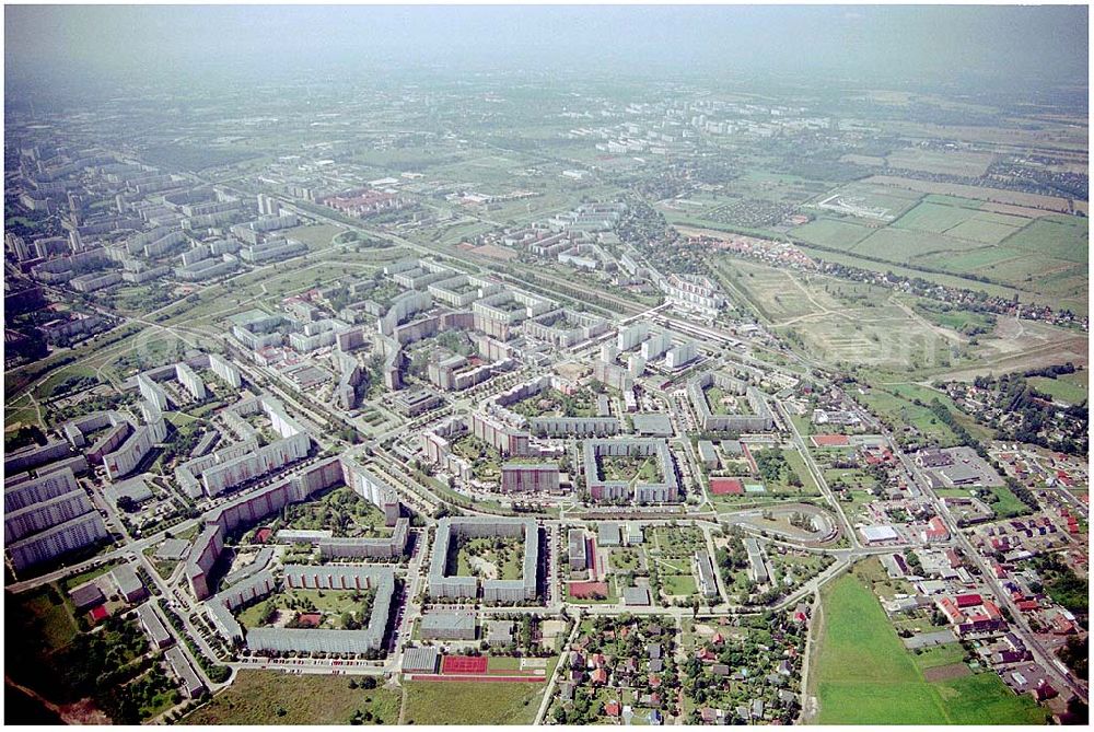 Berlin-Marzahn from the bird's eye view: Blick auf Abrißbaustellen in der Wohnsiedlung Havemannstraße - Rosenbecker Straße / Eichhorster Straße in Berlin-Marzahn / Ahrensfelde. Ein Projekt der DEGEWO / WBG Marzahn. Baufirmen: