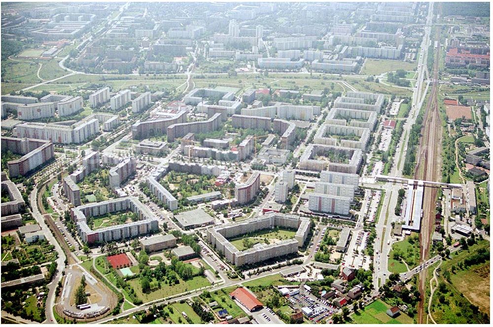 Berlin-Marzahn from above - Blick auf Abrißbaustellen in der Wohnsiedlung Havemannstraße - Rosenbecker Straße / Eichhorster Straße in Berlin-Marzahn / Ahrensfelde. Ein Projekt der DEGEWO / WBG Marzahn. Baufirmen: