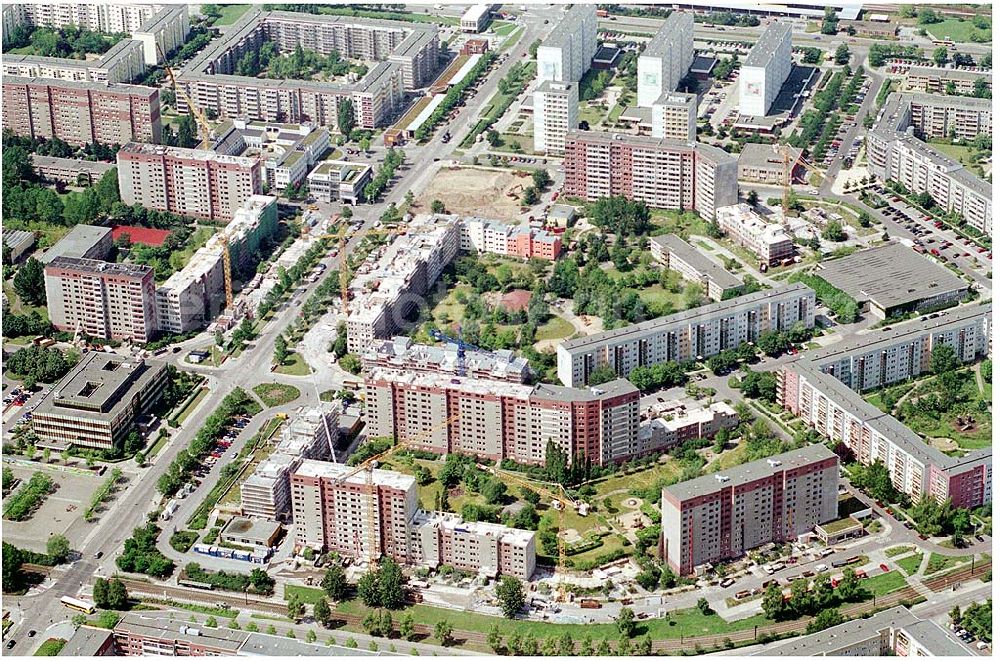 Aerial photograph Berlin-Marzahn - Blick auf Abrißbaustellen in der Wohnsiedlung Havemannstraße - Rosenbecker Straße / Eichhorster Straße in Berlin-Marzahn / Ahrensfelde. Ein Projekt der DEGEWO / WBG Marzahn. Baufirmen: