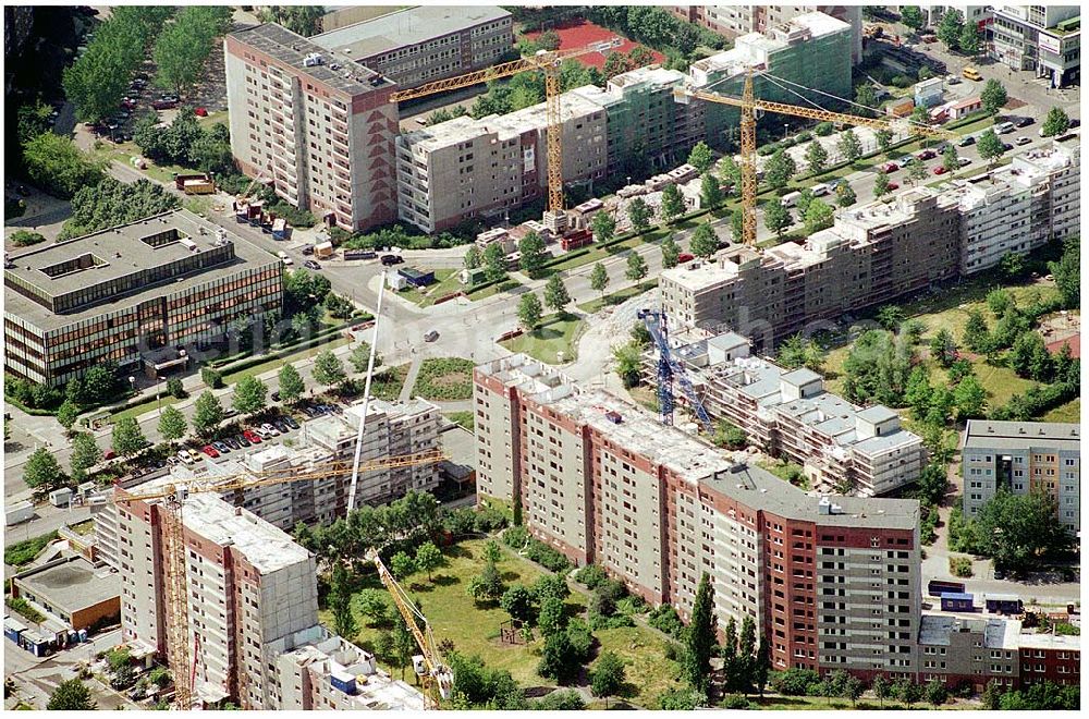 Aerial photograph Berlin-Marzahn - Blick auf Abrißbaustellen in der Wohnsiedlung Havemannstraße - Rosenbecker Straße / Eichhorster Straße in Berlin-Marzahn / Ahrensfelde. Ein Projekt der DEGEWO / WBG Marzahn. Baufirmen: