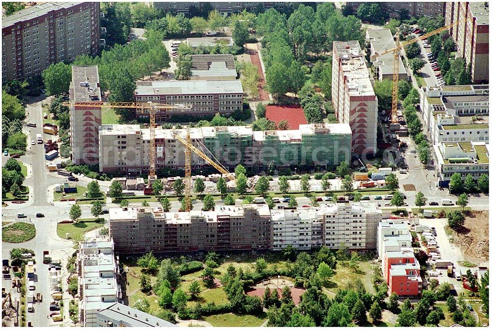 Berlin-Marzahn from the bird's eye view: Blick auf Abrißbaustellen in der Wohnsiedlung Havemannstraße - Rosenbecker Straße / Eichhorster Straße in Berlin-Marzahn / Ahrensfelde. Ein Projekt der DEGEWO / WBG Marzahn. Baufirmen: